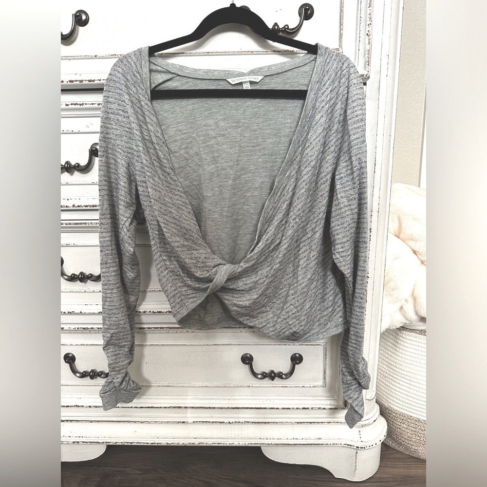 Victoria’s Secret Twist-Front Top (Medium)